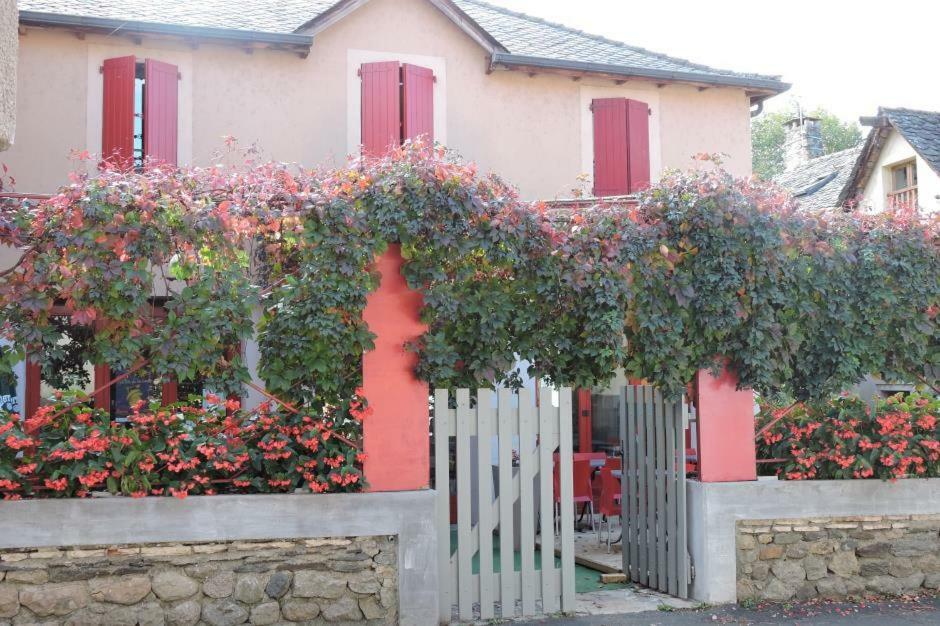 Hotel Les Vignes Rouges Ispagnac Exteriér fotografie